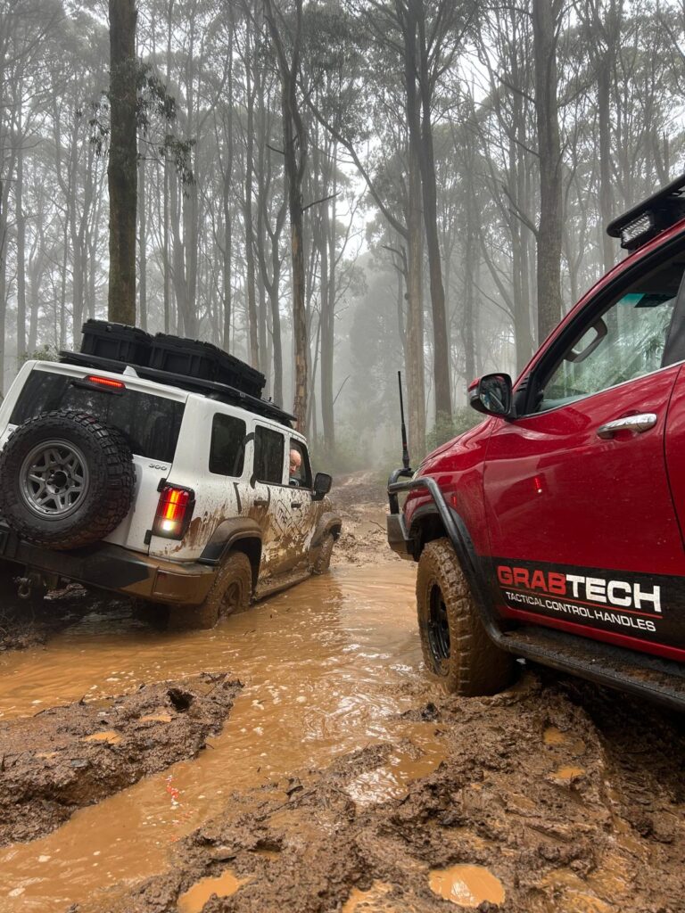 7 Must-Have 4WD Accessories for Touring Australia